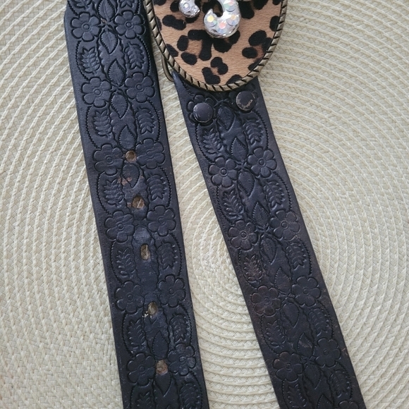 Leather Western Cowgirl Fleur de Lis Buckle Belt Vintage main image 4